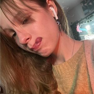 Meet your Posher, Jade